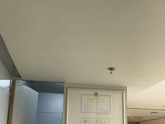 -卡罗酒店(东门晒布地铁站店)