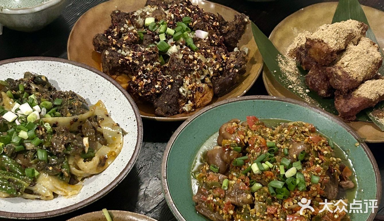 重庆探店｜烧椒皮蛋拌面 你是我的神！