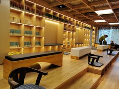 -漕河泾街道图书馆(漕河泾社区文化活动中心店)