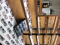 -罗伯特眼镜·蔡司官方授权(罗湖国贸店)