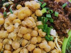 -渝之汇牛肉豌杂面