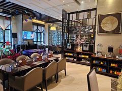 -广州万富希尔顿酒店·感趣自助餐厅·金秋蟹宴生蚝海鲜刺身