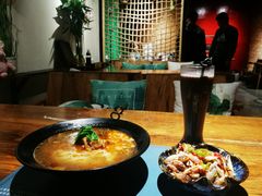 -八月美食小馆(银泰城总店)