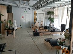 -F+轻食健身赋能空间(中华北路国贸商场店)