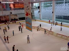 -冰纷万象滑冰场(沈阳万象城店)