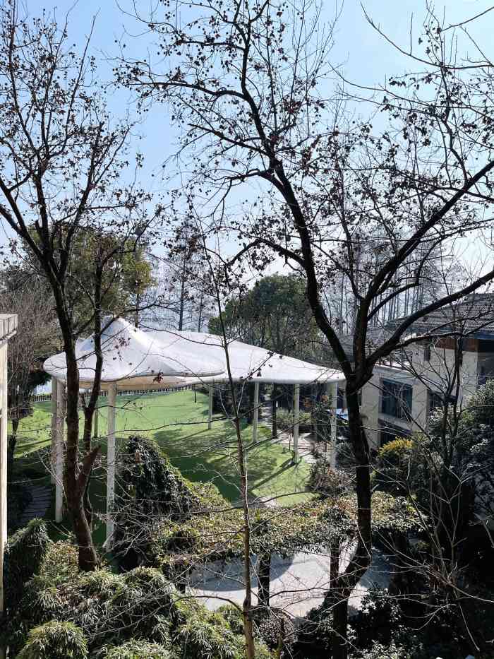 湖滨客舍(东湖店)-"碰到婚宴,上菜有的是冷的,米饭等很久,影.