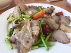 腊肉炒蒜心-翕庐小苑