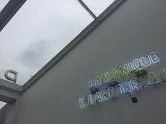 -UNI UNI(环亚凯瑟琳店)