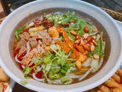 -爆炸头阿姨小四川正宗川味小吃(无任何分店)