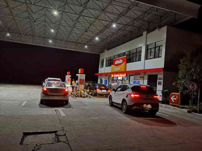 (鹰潭服务区)高速南加油站-"来回走高速都在鹰潭服务区的加油站加油了