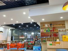 大堂-老何家后安粉·糟粕醋海鲜火锅(三亚湾椰梦长廊店)