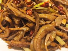 湖北笋干炒牛肚-丹江口渔村·湘味厨房(桃园店)