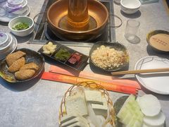 -洞庭洲·防空洞火锅·烧烤·铜锅涮肉(新百广场店)