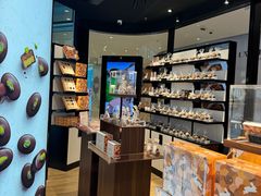 -Laderach 莱德拉(上海环贸iapm店)