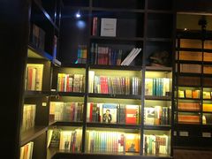 -钟书阁(松江泰晤士小镇店)