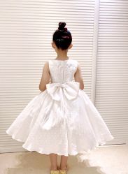 -Flora婚纱礼服定制租赁店