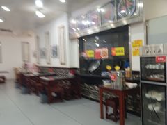 -牛一嘴·兰州牛肉面·大盘鸡(财富中心店)