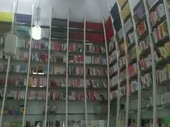 -钟书阁(松江泰晤士小镇店)