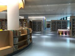 内景-广州市白云区图书馆