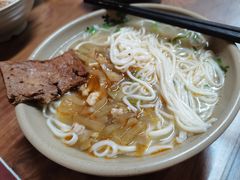 -亮亮面馆(经六路店)