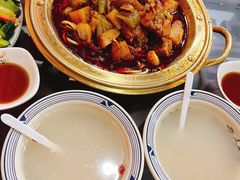 -牛一嘴·兰州牛肉面·大盘鸡(财富中心店)