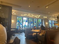 -港丽餐厅(高德置地店)