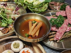 -草家酱蟹炭火烤肉店(珲春南路二店)