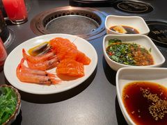 三文鱼-钱小奴海鲜自助黑金店(杭州滨江龙湖店)