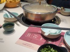 -洪氏嗨捞·猪肚鸡火锅(阳光天地店)