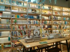 -猫的天空之城概念书店(杭州南宋御街店)