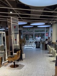 -PE SALON 