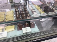 -UNI UNI(环亚凯瑟琳店)