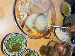 -洱火云南酸菜牛肉火锅(石景山当代商城店)