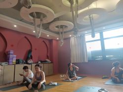 -威思丽高温瑜伽会馆