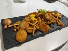 -荟廷·晶萃(陆家嘴尚悦湾店)