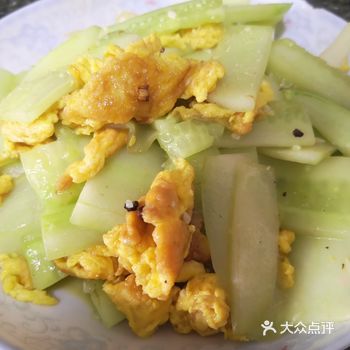 家有小厨娘—简单快捷黄瓜炒鸡蛋