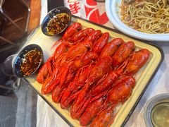 -肥肥虾庄·金牌油焖大虾(汉街SKP店)