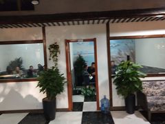 -六福酒馆(秦隆步行街店)