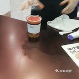 一家新开的以气泡水为主打的小店～最近的话有活动哦～