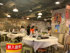 大堂-鲜入围煮花胶鸡海鲜火锅