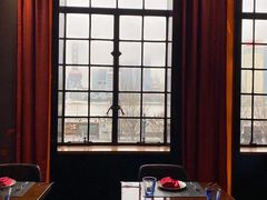靠窗位-YUE·6·西式融合餐厅(外滩六号店)