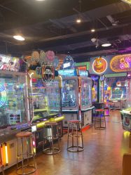 -卡通尼乐园(荟聚中心店)