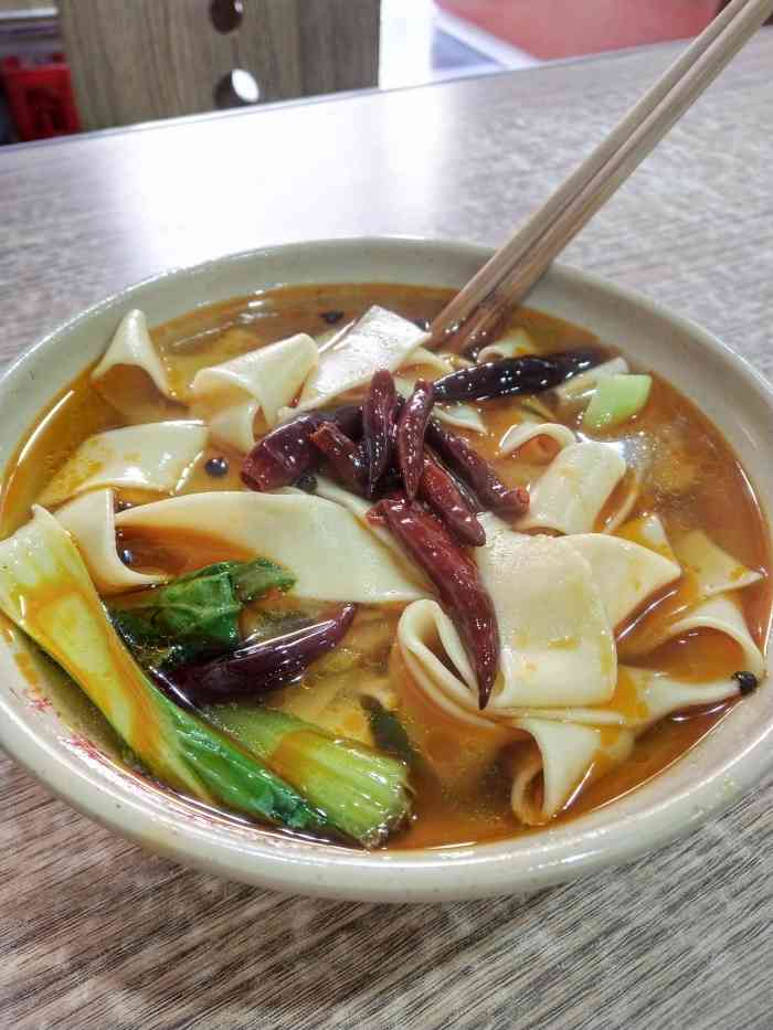 来伊饼老翟板面(万达店)-"口味不错.加一块牛肉吃起来过瘾.