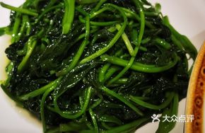 Stir-fried Sweet Potato Leaves with Garlic