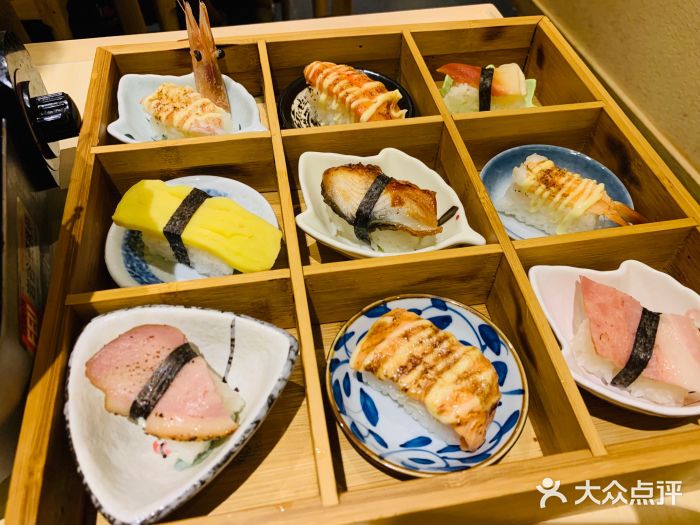 柏鮨寿司.刺身.定食(米山町地中海店)火炙九宫格寿司拼盘图片