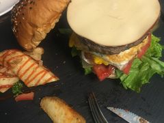 -HIGH FIVE哈福手工汉堡(桂林路店)