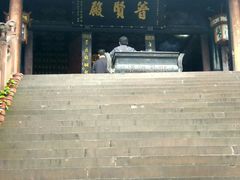 -峨眉山报国寺