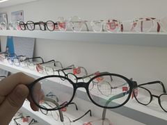 -美式眼镜·授权蔡司.依视路.尼康.豪雅.明月(南翔印象城店)