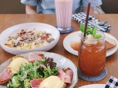-ROAST coffee & eatery