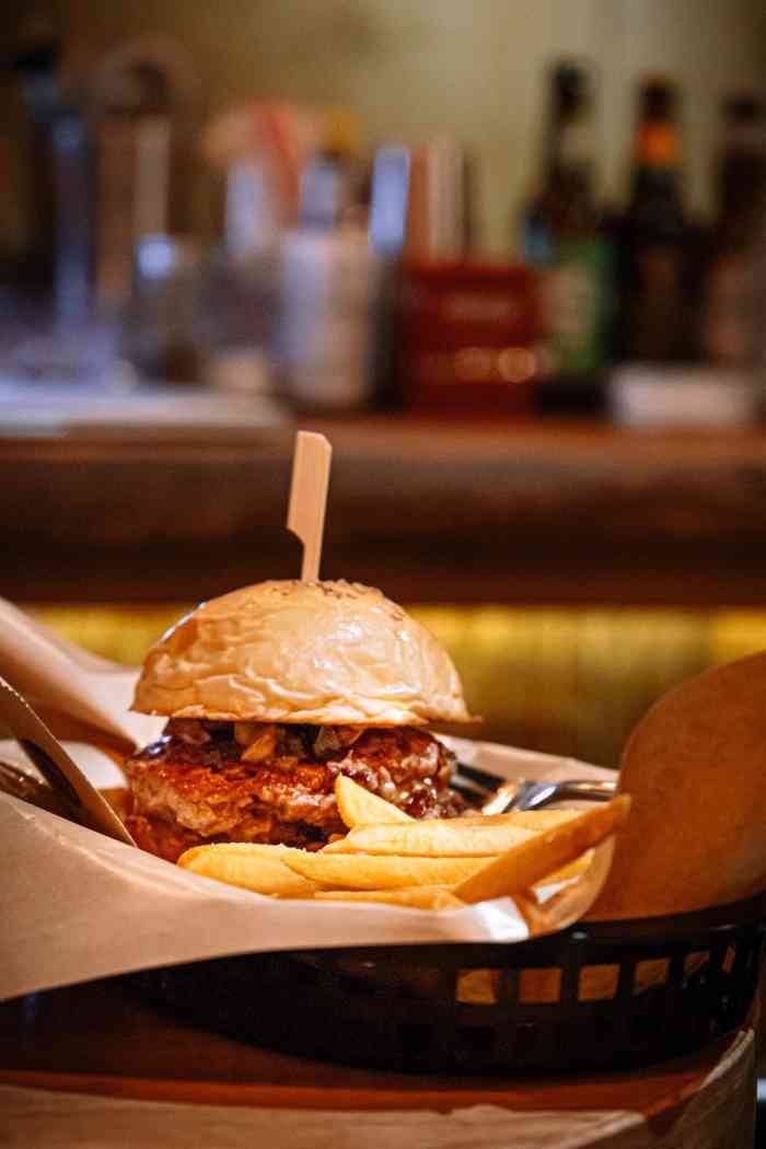 lone star 孤星汉堡-"第二次来这家汉堡店了第一次去吃是觉得薯.